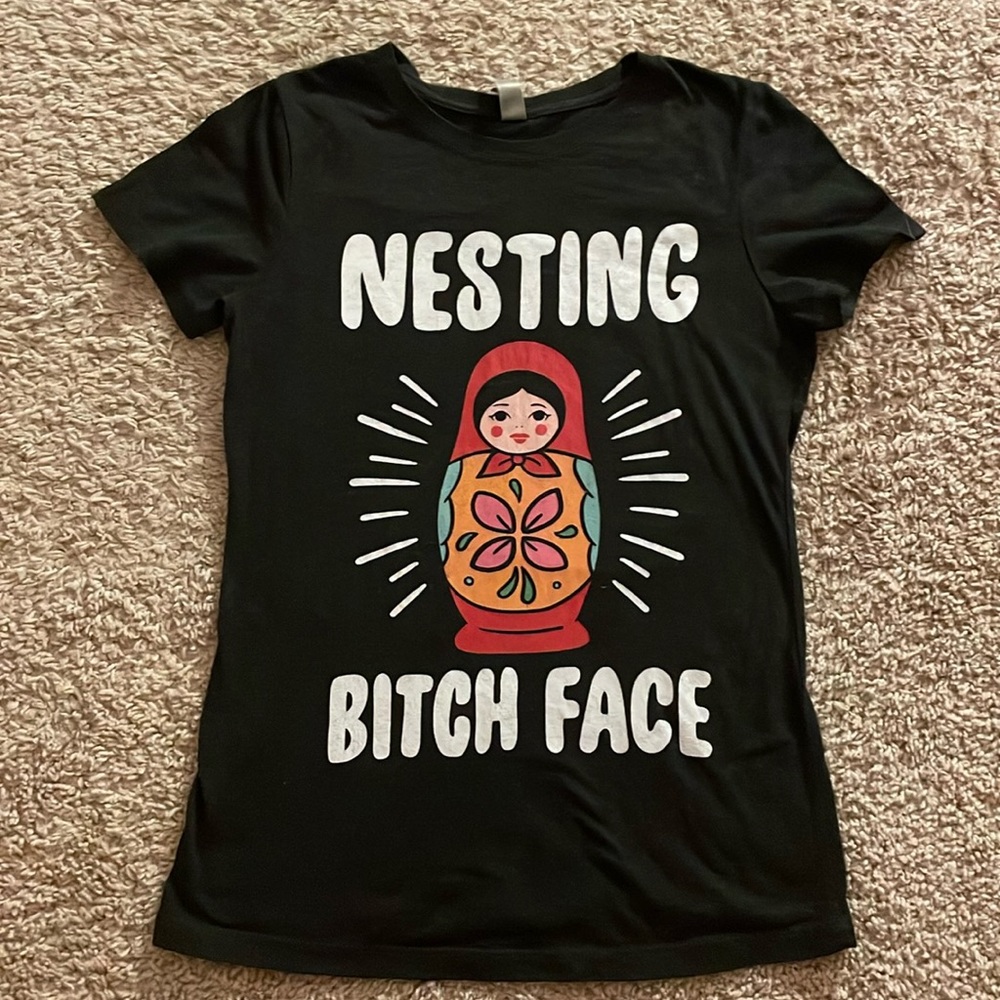 Nesting 🐕 Face Tee